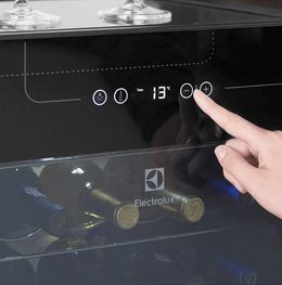 Adega-Electrolux-24-Garrafas-127V-WSF24